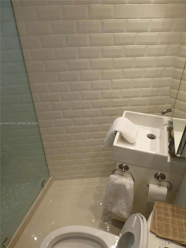 Building Photo - 1881 Washington Ave