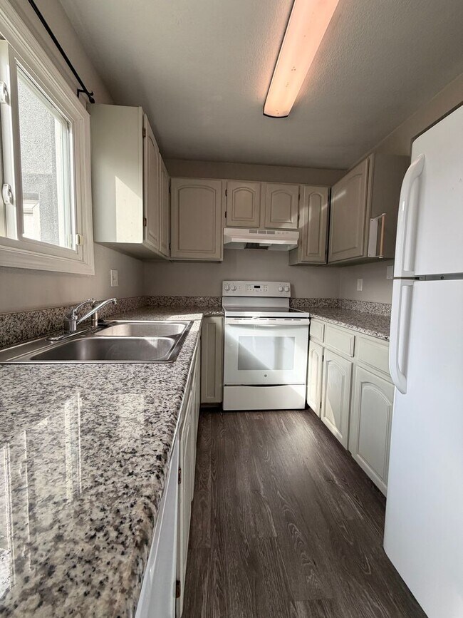 Building Photo - 219 N Race St