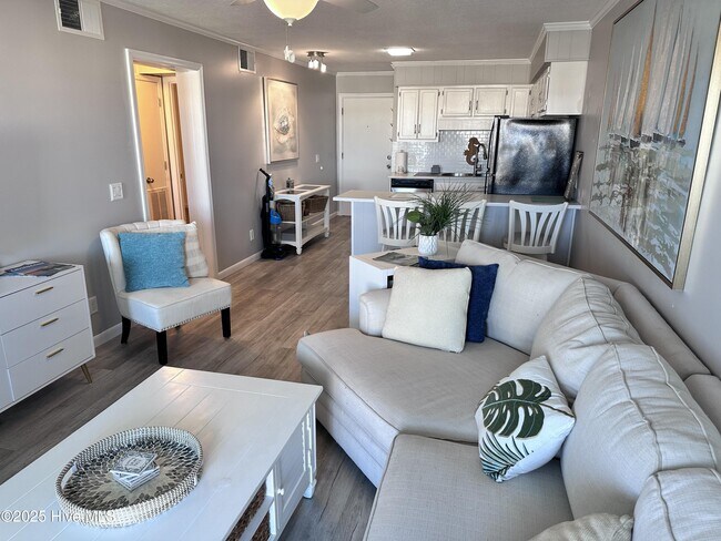 Building Photo - 301 Commerce Way