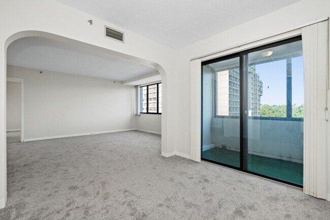 Building Photo - 250 Hammond Pond Pkwy