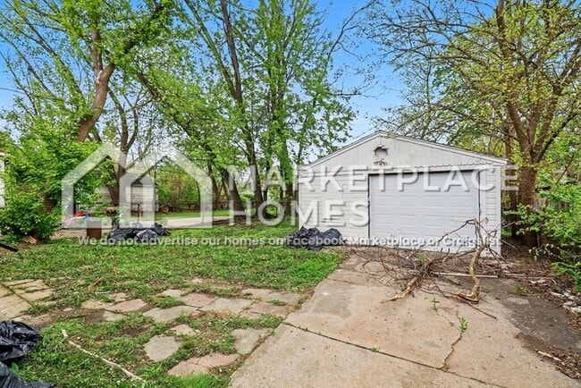 Building Photo - 18675 Forrer St