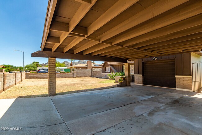 Building Photo - 1407 E El Camino Dr