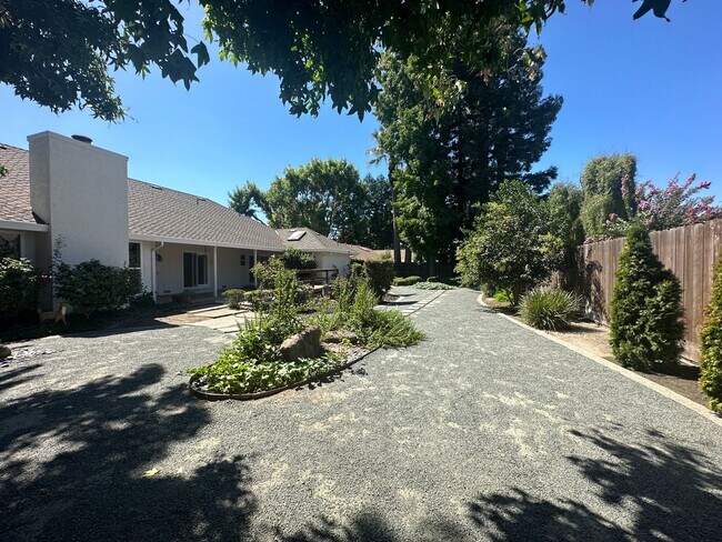 Building Photo - 2601 Bardolino Ln