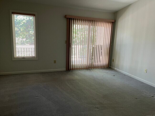 Building Photo - 12 Boulevard Dr