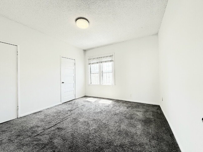 Building Photo - 2926 Dalton Ave