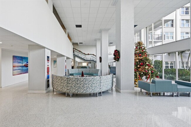 Building Photo - 405 N Ocean Blvd