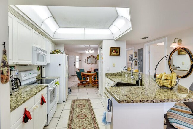 Building Photo - 2055 S Atlantic Ave