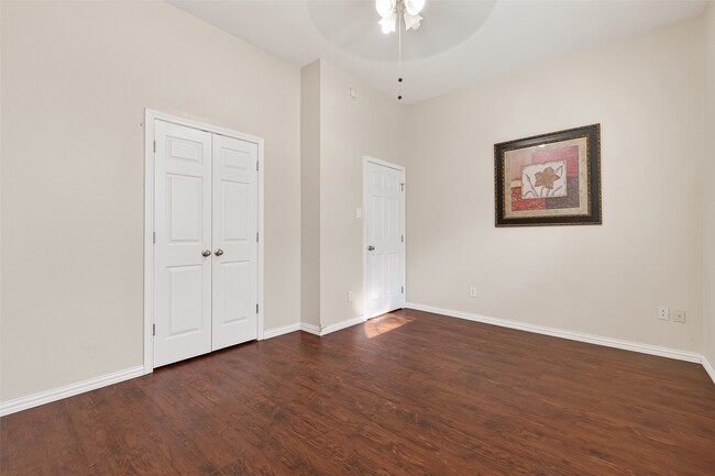 Building Photo - 19106 Mission Manor Ln