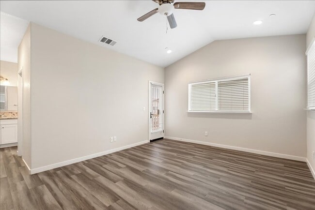 Building Photo - 6200 Fowler Ave