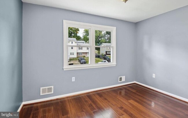 Building Photo - 6715 Valley Park Rd