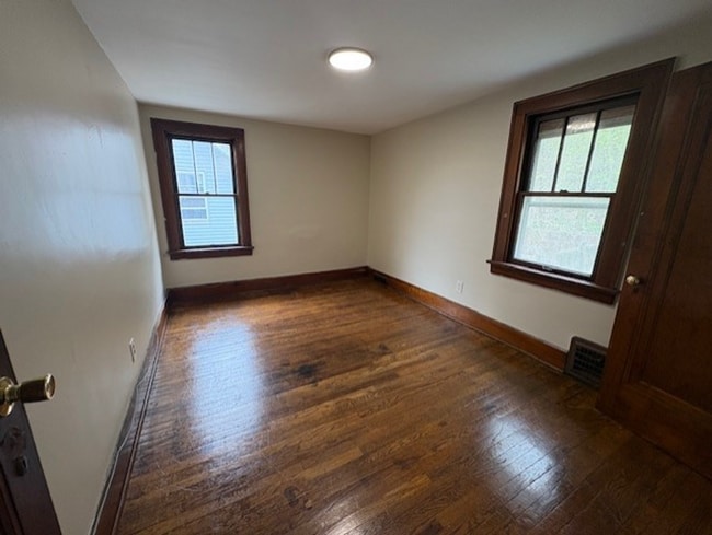 Building Photo - Spacious 3-Bedroom Home in West Akron with Appliances Included