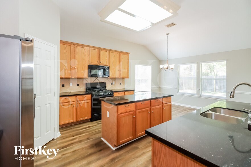 Building Photo - 4515 Bridgevillage Dr