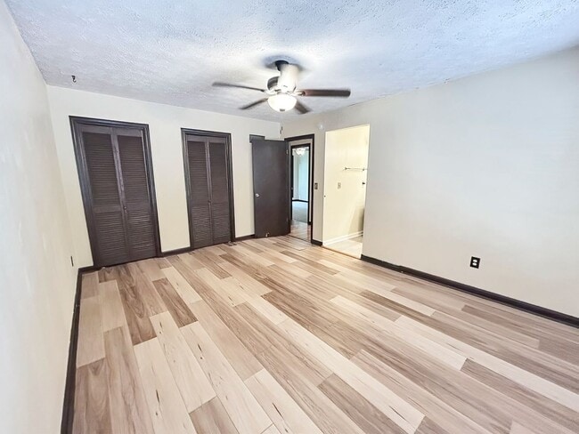 Building Photo - 3 BR Wooded Retreat in the Heart of East Cobb!