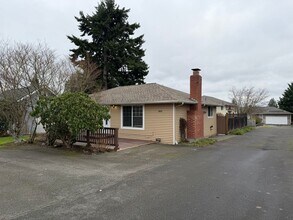 Building Photo - Charming Everett Rambler — 3 Bedrooms + Bonus Room