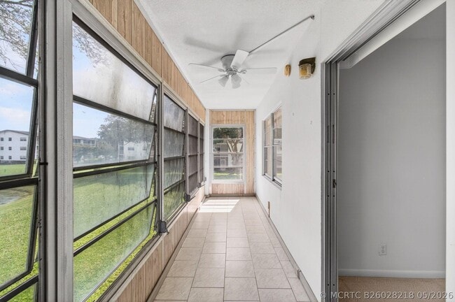Building Photo - 360 Fanshaw I