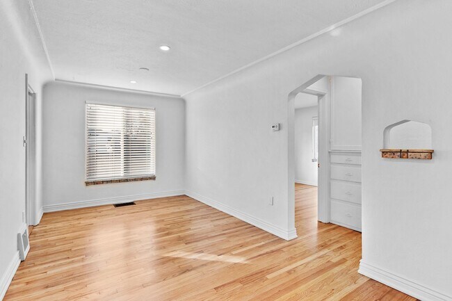 Building Photo - North Park Hill Bungalow!