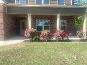 Building Photo - 24 Fast Ln