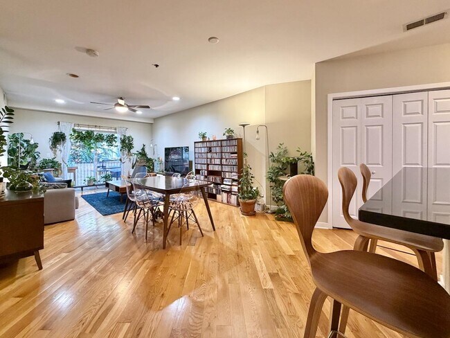 Building Photo - 83 Monroe St