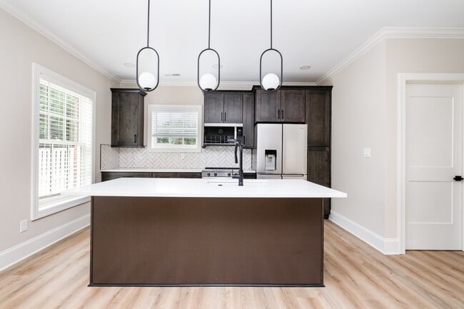 Building Photo - 816 Walnut Ave