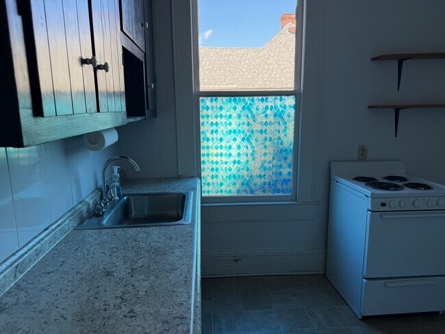 Building Photo - 107 S 5th Ave