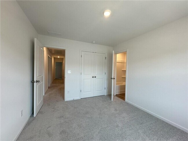 Building Photo - 612 Blue Sky Blvd