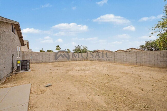 Building Photo - 1004 E Cowboy Cove Trail