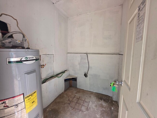 Building Photo - 6710 Gulley Ln