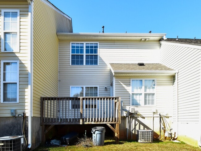 Building Photo - 33 Scott Hollow Dr