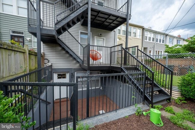 Building Photo - 3803 10th St NW