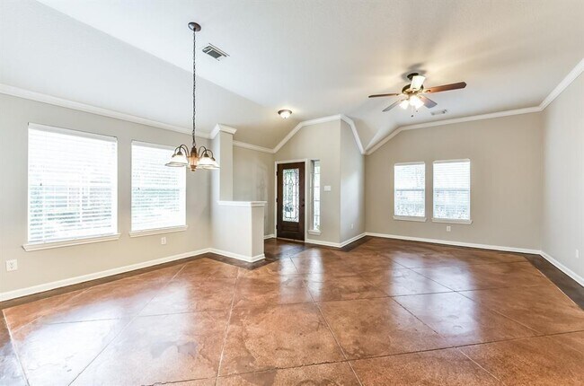 Building Photo - 15723 Chapel Lake Dr