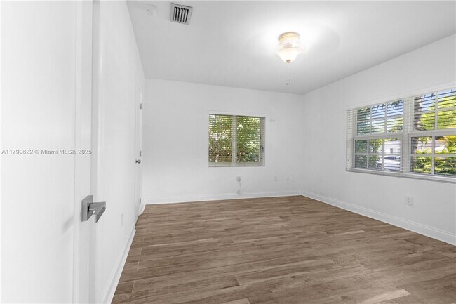 Building Photo - 195 NW 96th St