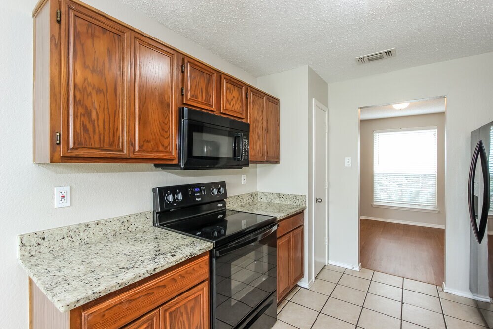 Building Photo - 2717 Bent Brook Dr