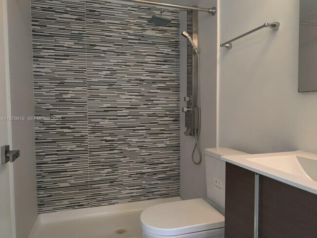 Building Photo - 740 Meridian Ave