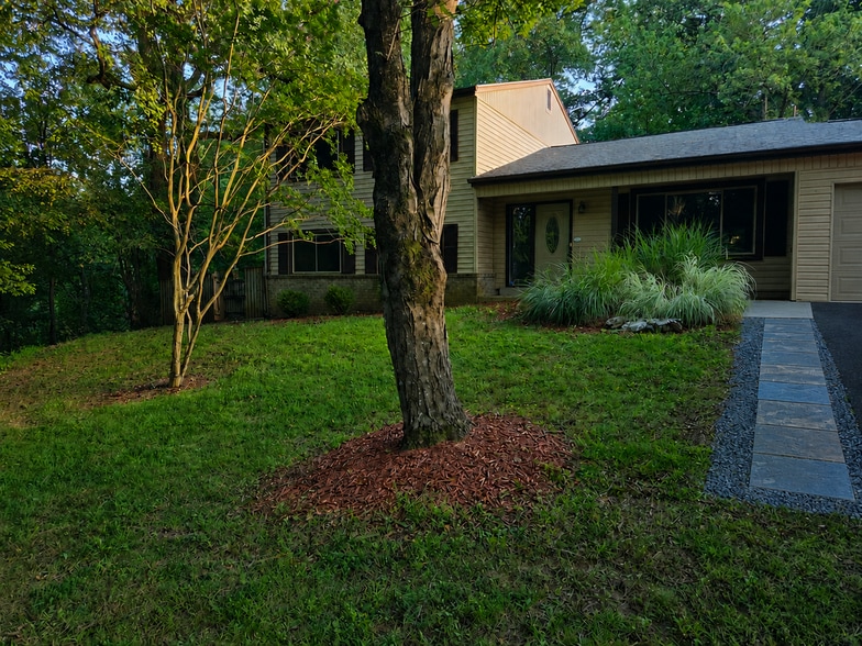 Building Photo - 7708 Suthard Dr
