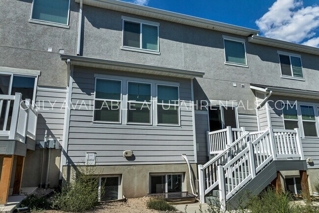 Building Photo - 4081 W Harmony Dr