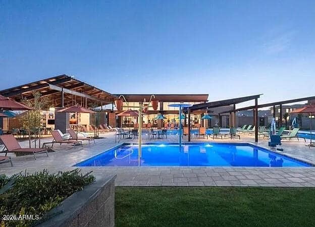 Building Photo - 1732 W Myrna Ln