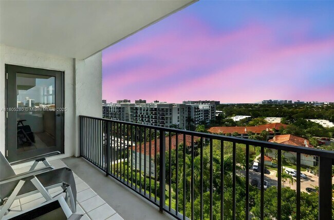 Building Photo - 3200 Port Royale Dr N