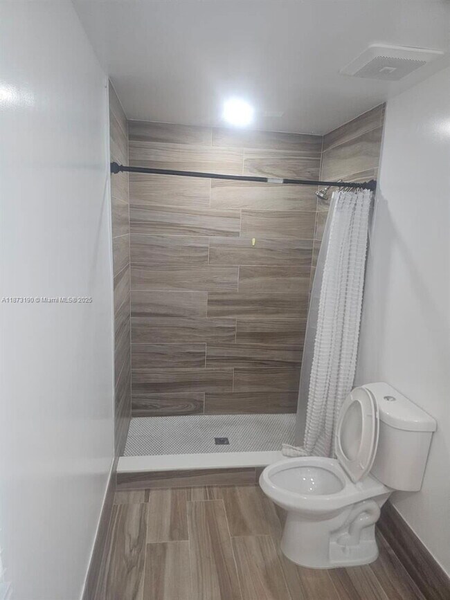 Building Photo - 11047 Longboat Dr