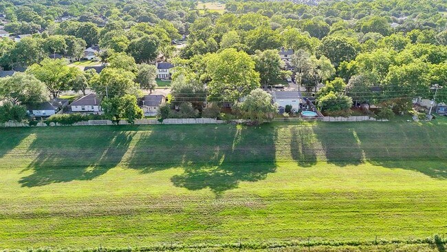 Building Photo - 1218 Briarmead Dr