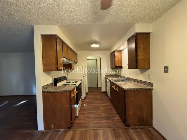 Building Photo - 1411 SE 130th Ave