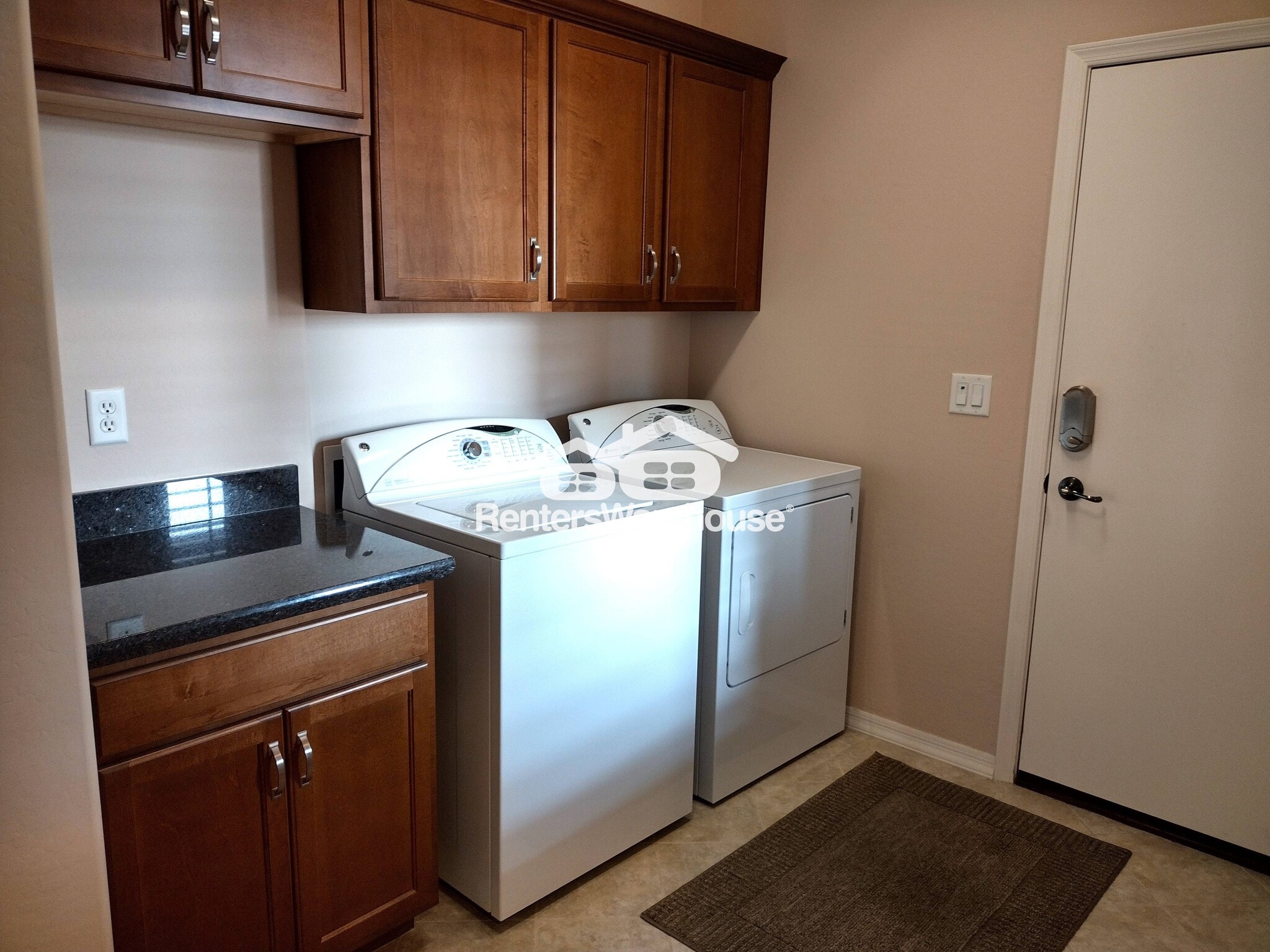 Building Photo - 5818 E Leonora St