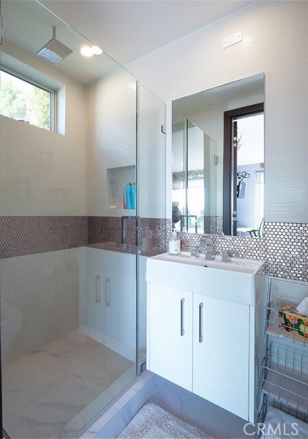 Building Photo - 1356 Vía Romero