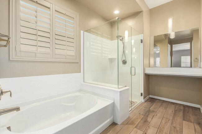 Building Photo - Beautiful 3 bedroom with pool in Cantamia!