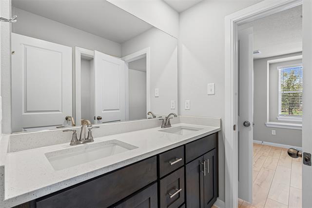 Building Photo - 1345 Water Canna Dr