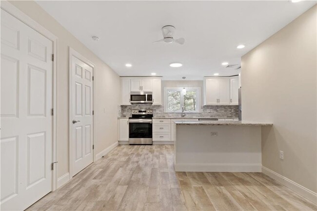 Building Photo - 595 St Paul St