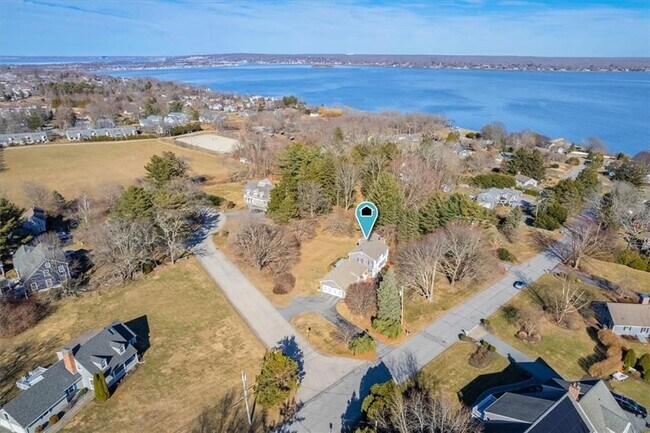 Building Photo - 98 Hargraves Dr