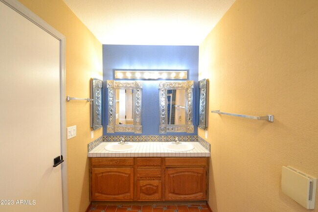 Building Photo - 3704 St Andrews Dr