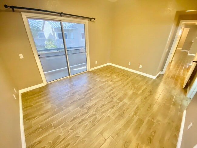 Building Photo - CHARMING CONDO IN DESIRABLE WEST LAS VEGAS NEAR SUMMERLIN