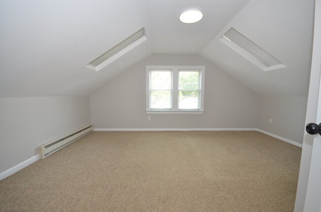 Building Photo - 61 Tainter St