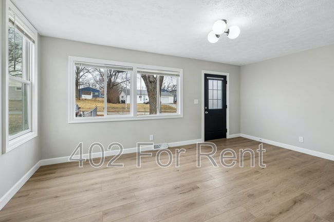 Building Photo - 3111 S 40th St